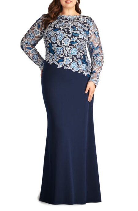  Embroidered Long Sleeve Gown in Pacific Blue at Nordstrom    W