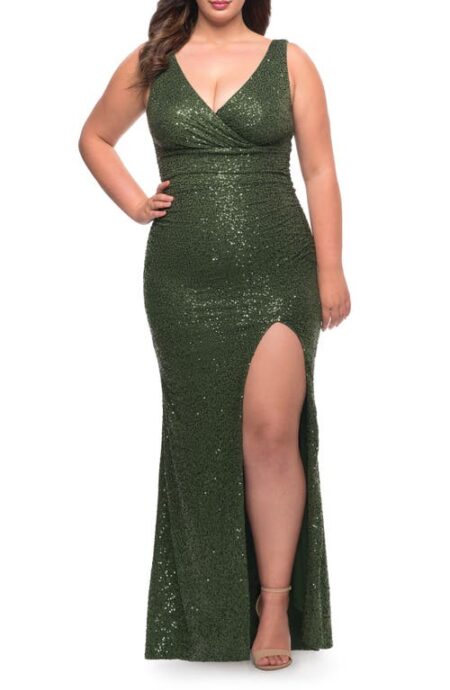  Ruched Stretch Sequin Gown in Emerald at Nordstrom   W